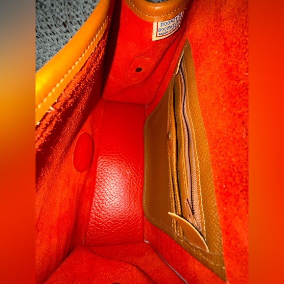 Vintage Dooney and Bourke Medium Essex Crossbody in Red - Picture 9 of 9